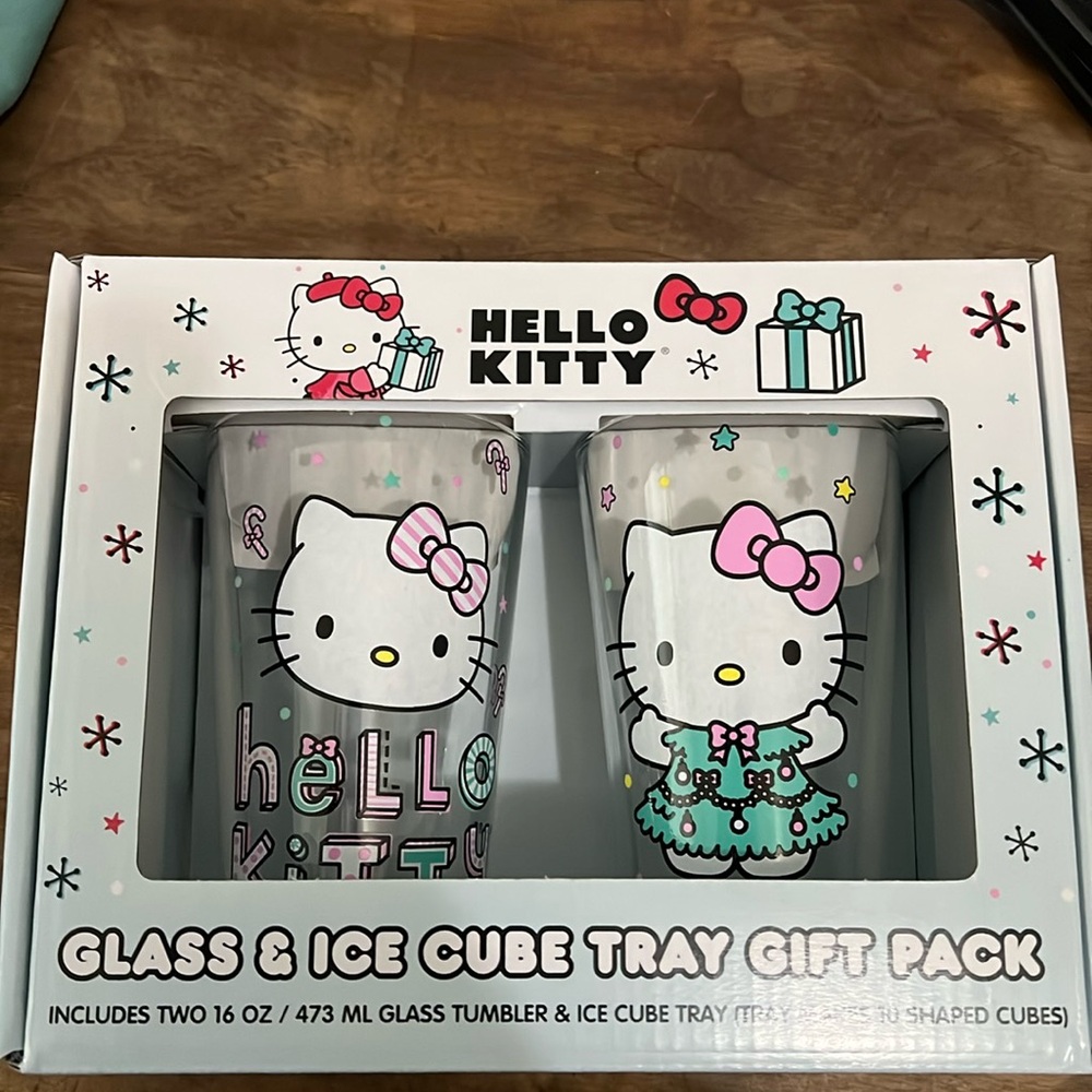 Hello Kitty Glass and Ice Cube Tray Gift Pack